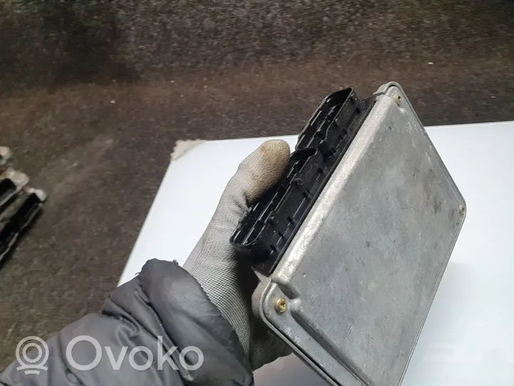 Opel Vectra B Sterownik / Moduł ECU 90508986