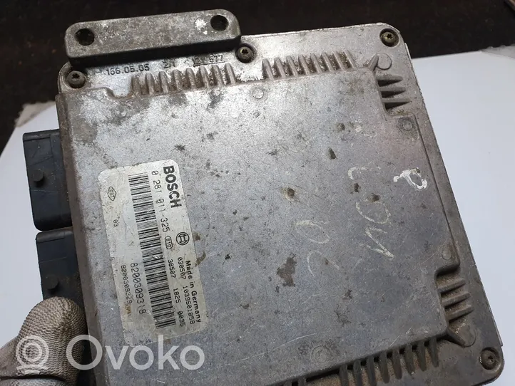 Renault Laguna II Sterownik / Moduł ECU 0281011325