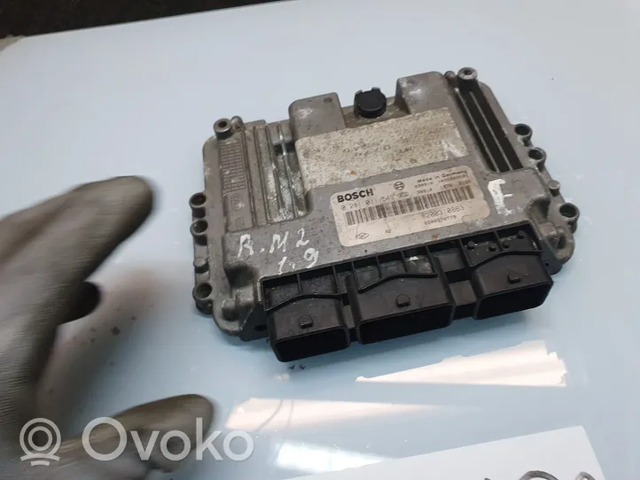 Renault Megane II Sterownik / Moduł ECU 8200310863