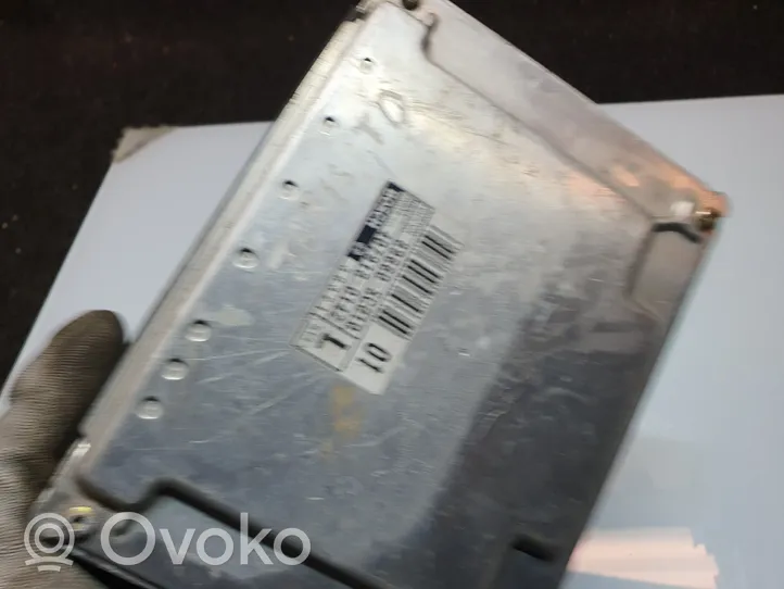 Toyota Yaris Calculateur moteur ECU 0281011126