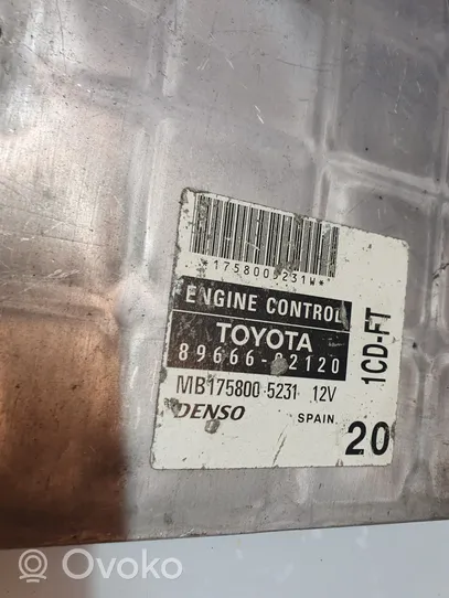 Toyota Corolla E120 E130 Sterownik / Moduł ECU 8966602120