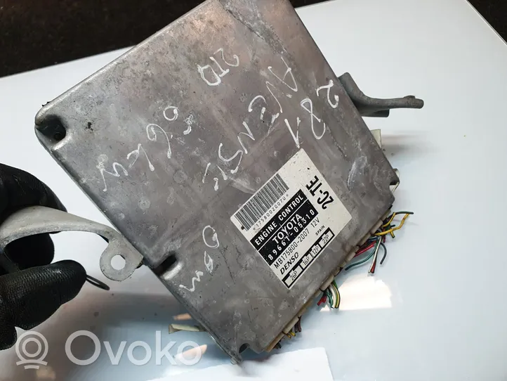 Toyota Avensis T220 Calculateur moteur ECU 8966105310