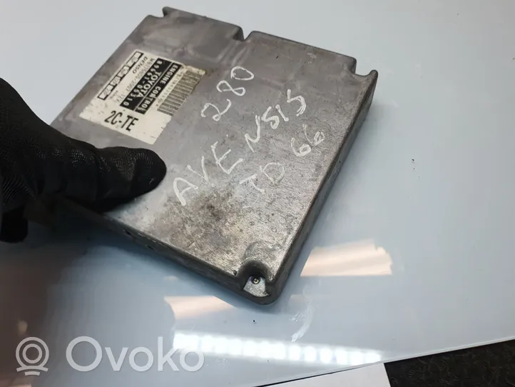 Toyota Avensis T220 Calculateur moteur ECU 8966105310