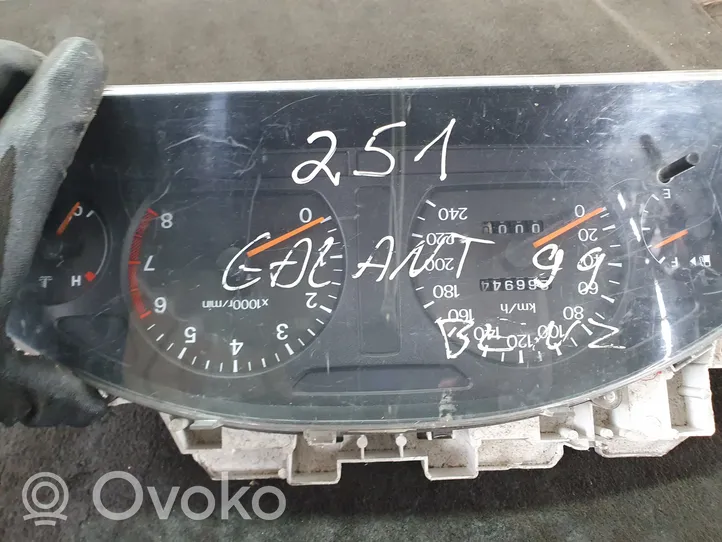 Mitsubishi Galant Tachimetro (quadro strumenti) MR444016