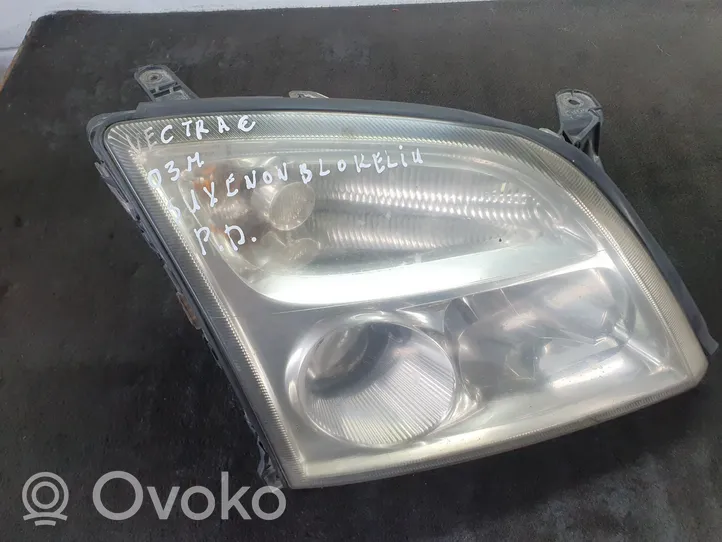 Opel Vectra C Lampa przednia 15588800