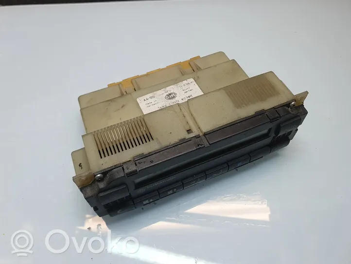 Volkswagen PASSAT B5 Climate control unit 5HB00761700