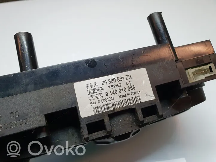 Peugeot 307 Oro kondicionieriaus/ klimato/ pečiuko valdymo blokas (salone) 9140010385