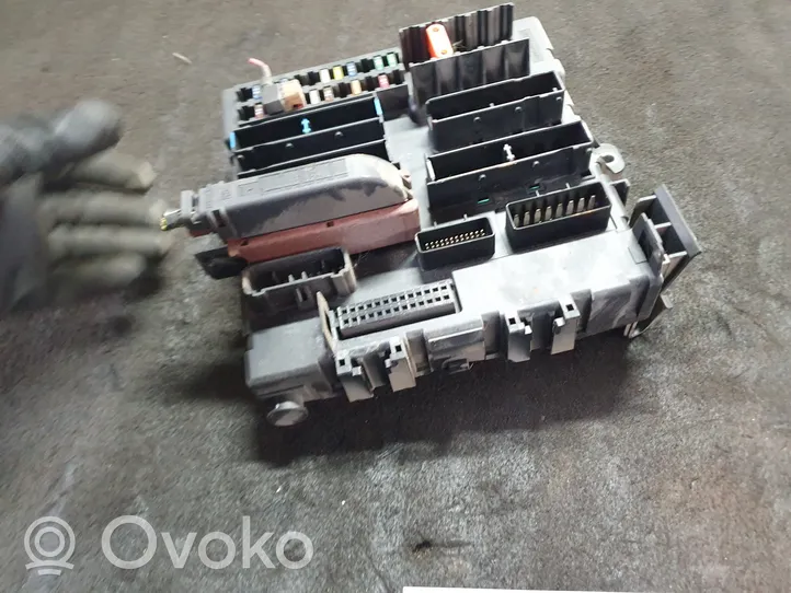 Opel Vectra C Fuse module 13112913