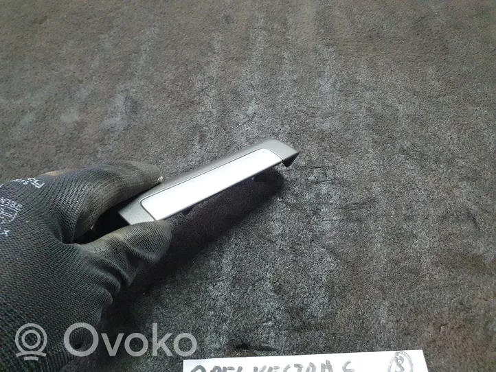 Opel Vectra C Dashboard glove box trim 769053620