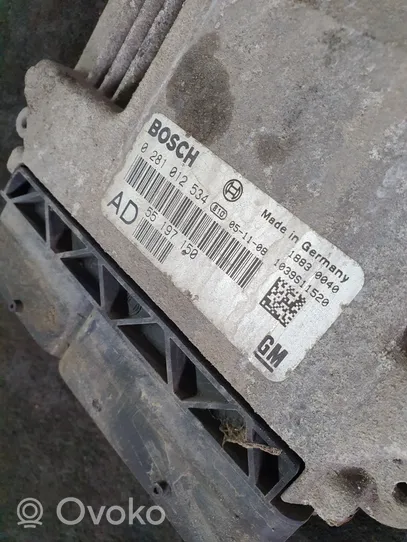 Opel Vectra C Variklio valdymo blokas 0281012534