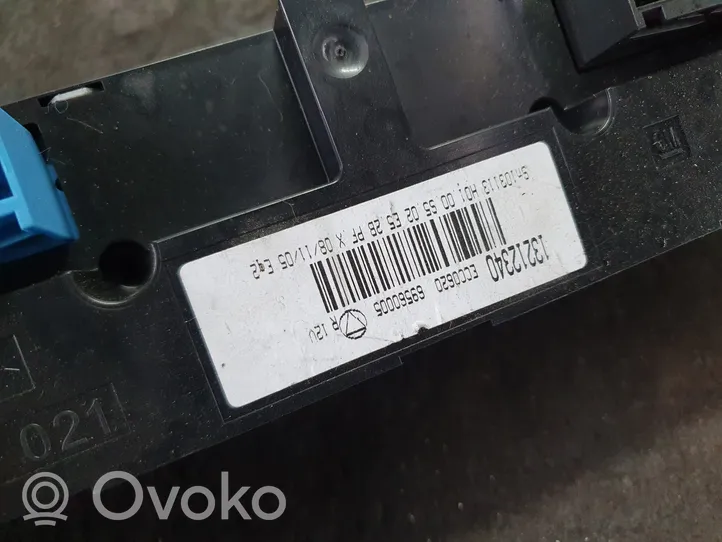 Opel Vectra C Przełącznik / Włącznik nawiewu dmuchawy 13212340