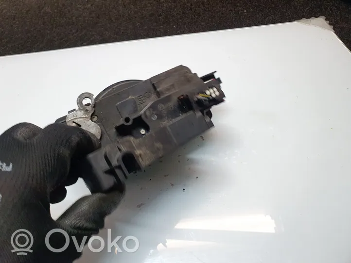 Opel Vectra C Front door lock 13157762