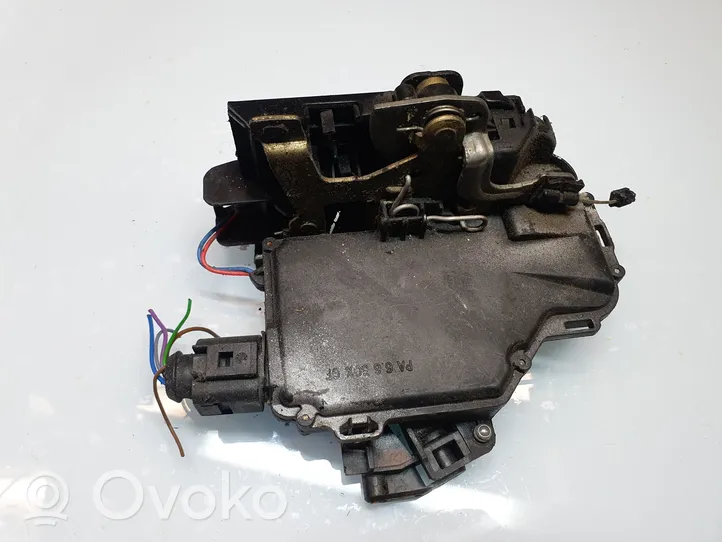 Volkswagen PASSAT B5 Etuoven lukko 1J0973713