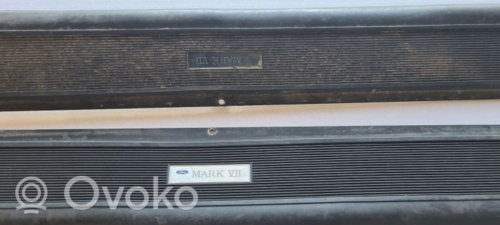 Lincoln Mark VII Front sill trim cover 