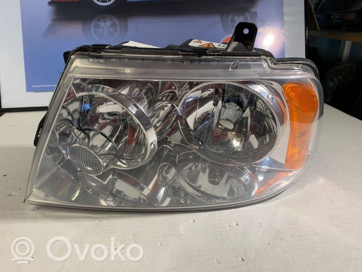 Lincoln Navigator Lampa przednia 4L7413006B