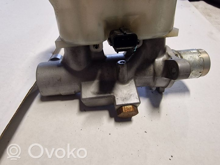 Lincoln Navigator Master brake cylinder 