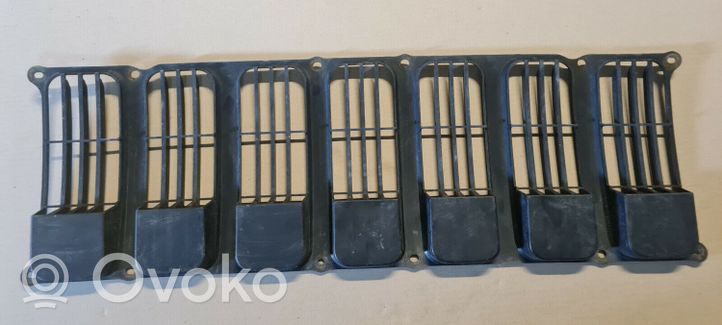 Jeep Patriot Maskownica / Grill / Atrapa górna chłodnicy 05116363AA