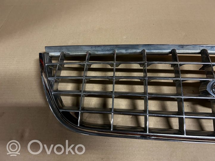 Ford Explorer Grille calandre de capot 3L248200B