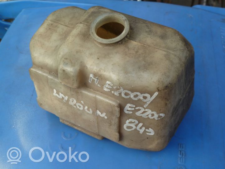 Mazda E2000 - E2200 Vase d'expansion / réservoir de liquide de refroidissement 