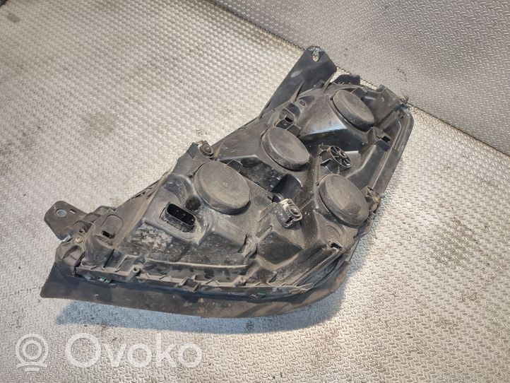 Iveco Daily 35 - 40.10 Phare frontale 69500010