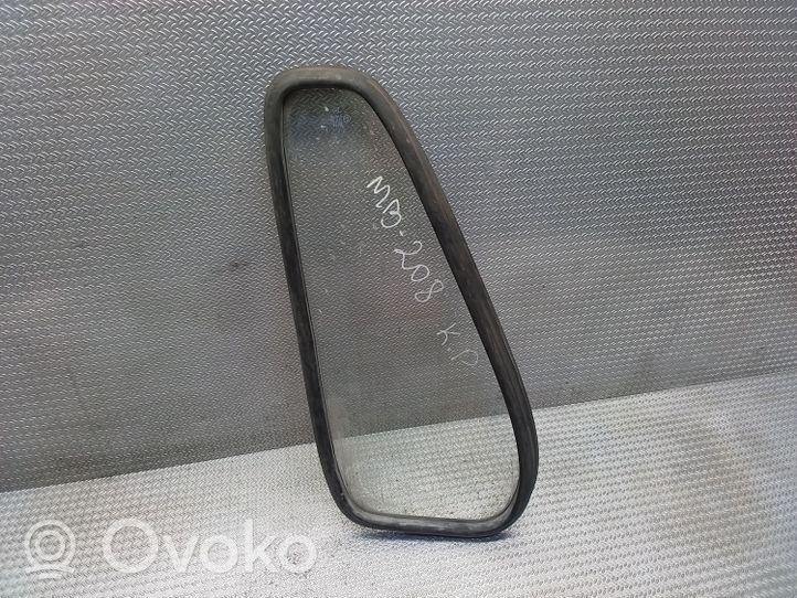 Mercedes-Benz 207 310 Front door vent window glass four-door 