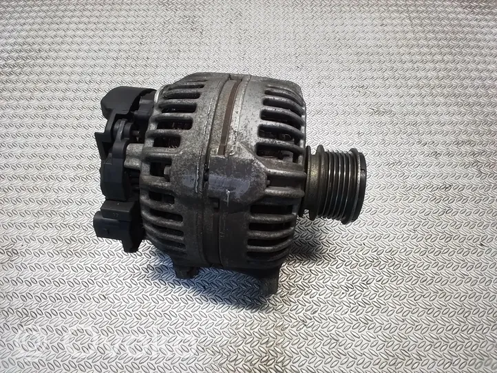 Volkswagen Caddy Alternador 06F903023E