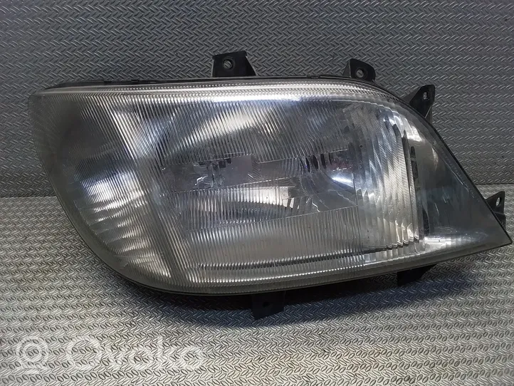 Mercedes-Benz Sprinter W901 W902 W903 W904 Lampa przednia A9018201161