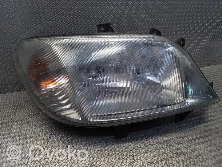 Mercedes-Benz Sprinter W901 W902 W903 W904 Lampa przednia A9018201161