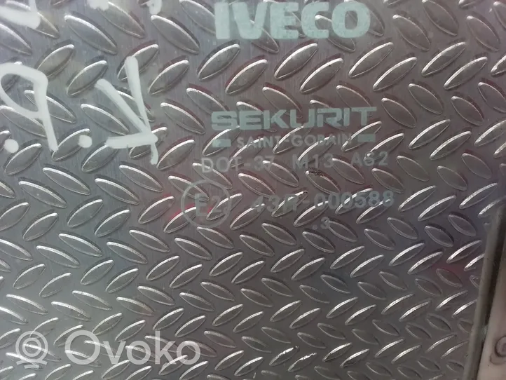 Iveco Daily 30.8 - 9 Vetro del finestrino della portiera anteriore - quattro porte DOT37M13AS2