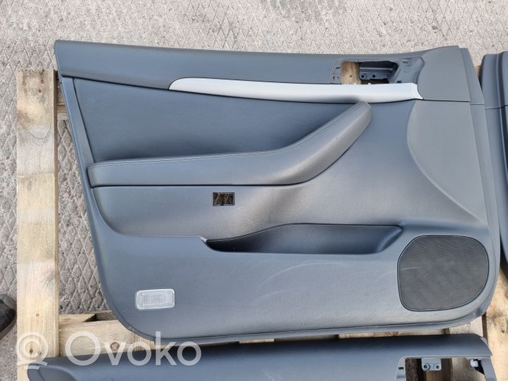 Toyota Avensis T250 Set di rivestimento del pannello della portiera 6762005560