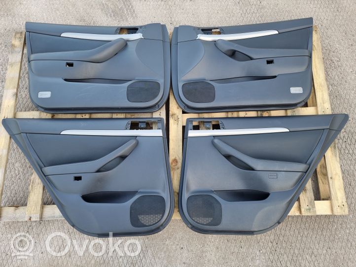 Toyota Avensis T250 Rivestimento del pannello della portiera anteriore 6761005560