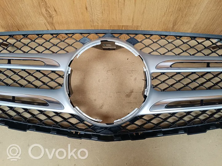 Mercedes-Benz GLC X253 C253 Grotelės viršutinės A2538806700