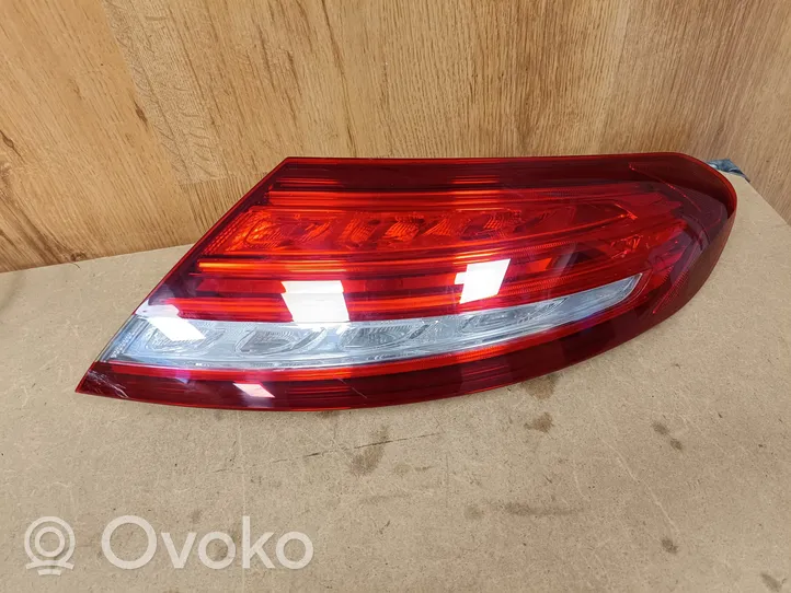 Mercedes-Benz C AMG W205 Lampa tylna A2059066600