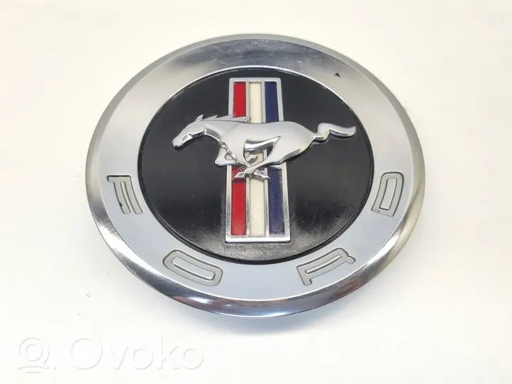 Ford Mustang V Takaluukun koristelista DR336342508A