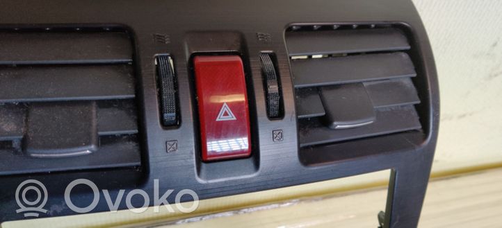 Subaru XV Cadre, panneau d'unité radio / GPS 66110FJ010