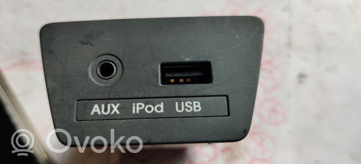Hyundai ix35 Connettore plug in USB 2S000TAN