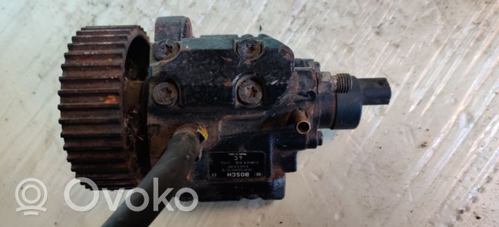 Alfa Romeo 145 - 146 Polttoaineen ruiskutuksen suurpainepumppu 0445010007