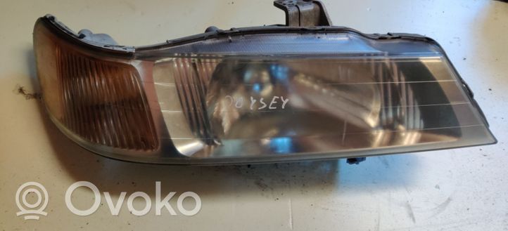 Honda Odyssey Lampa przednia 