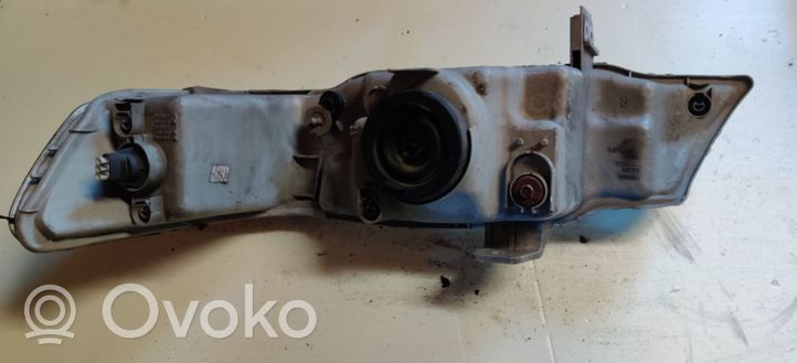 Honda Odyssey Lampa przednia 