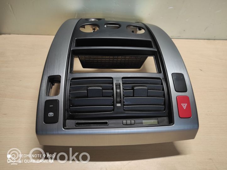 Hyundai Tucson LM Verkleidung Armaturenbrett Cockpit Mitte U0501748