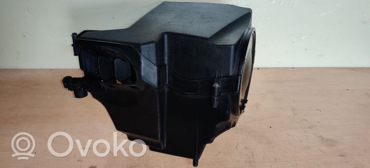 Ford Kuga I Scatola del filtro dell’aria 7M519600BJ