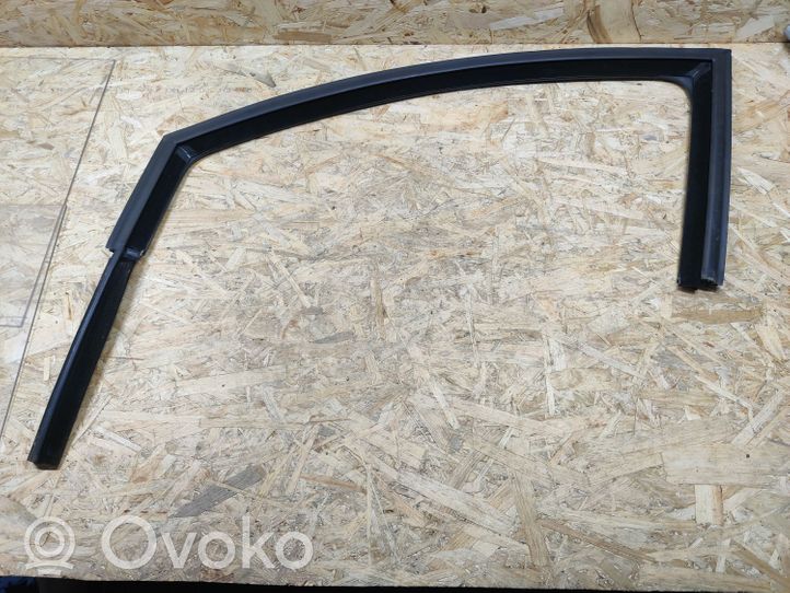 Seat Ibiza IV (6J,6P) Moulures des vitres de la porte avant 6J4837431