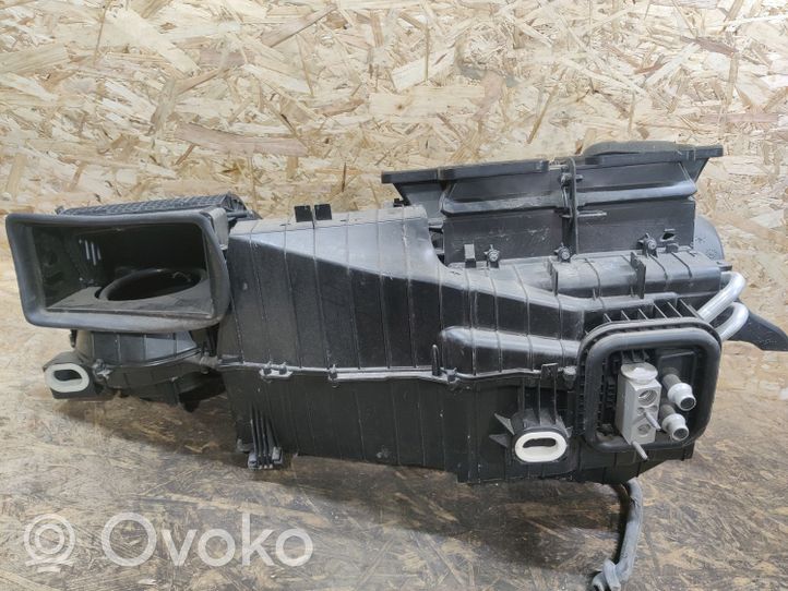 Mercedes-Benz A W176 Salono oro mazgo komplektas A2468301500