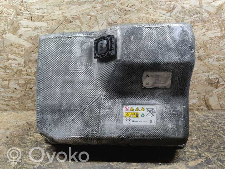 BMW 2 F45 Coperchio/tappo della scatola vassoio della batteria 7625086