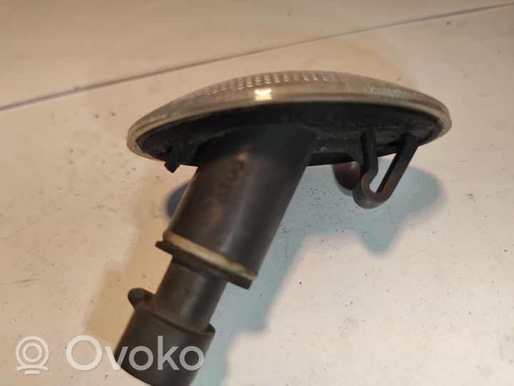 Opel Corsa D Etupuskurin suuntavilkku 24413824