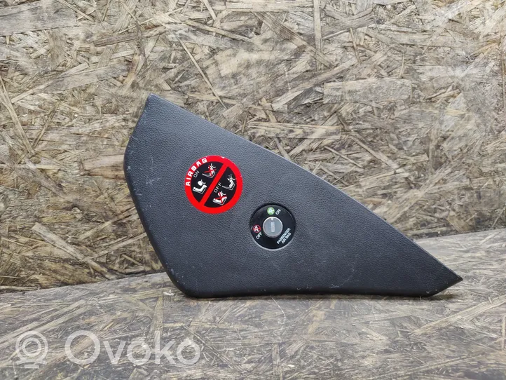 KIA Magentis Rivestimento estremità laterale del cruscotto 847692G100