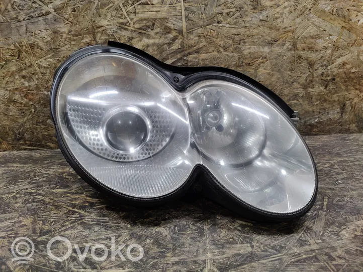 Mercedes-Benz SL AMG R230 Lampa przednia A2308207661