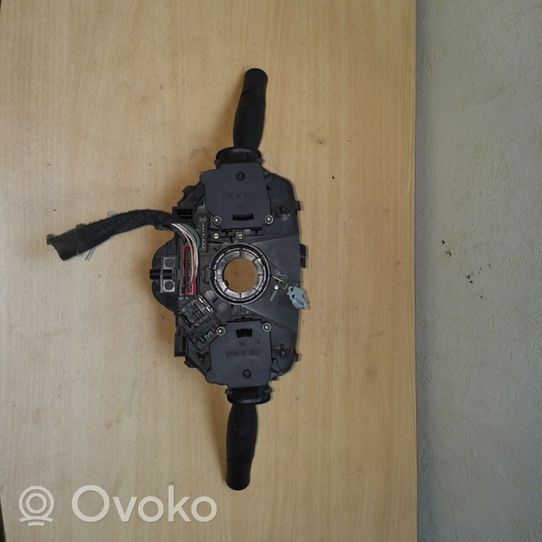 Renault Megane II Indicator stalk 8200213761