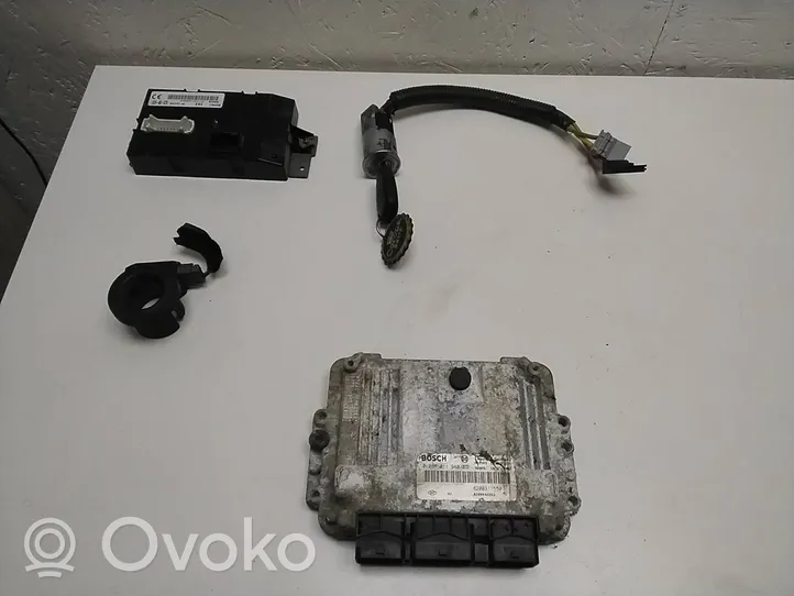 Renault Master II Juego de cerradura y set ECU del motor 8200311550