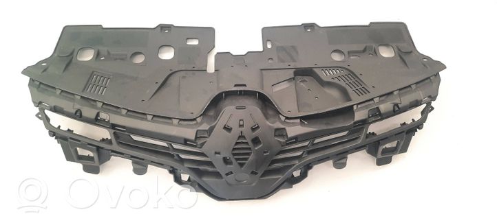 Renault Clio IV Maskownica / Grill / Atrapa górna chłodnicy 622563184R